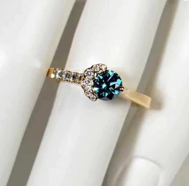 luxury blue round cut lab-grown diamond ring in 14k yellow gold – 1.0 ct, igi certified